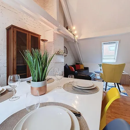 Skyward - Hypercentre - Confort - Rue Pietonne - Calme - Authentique דירה *
